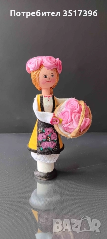 Дървена кукла с национална носия - Розоберачка, снимка 7 - Статуетки - 51431683