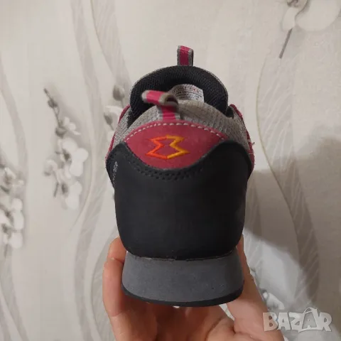 туристически обувки Garmont Sticky Boulder номер 38 , снимка 10 - Други - 36138799