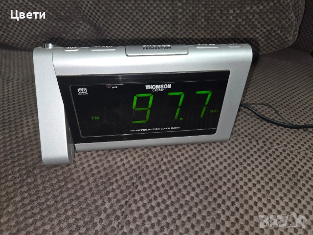 Радио часовник / будилник с прожекция на тавана , снимка 2 - Друга електроника - 53218757