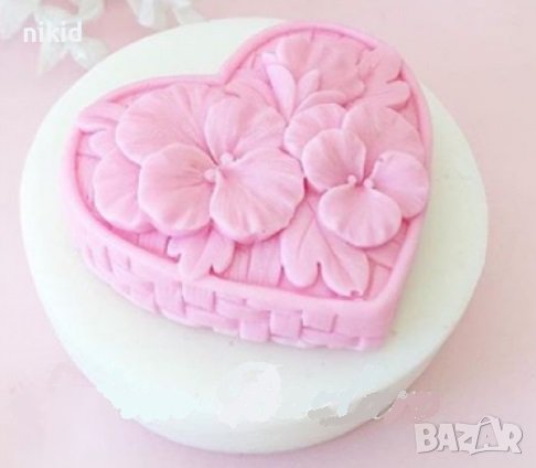 Голямо сърце с теменужки цветя силиконов молд форма калъп фондан сапун гипс свещ декор, снимка 3 - Форми - 38113714