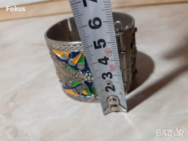 Страхотна голяма метална гривна с емайл и щифт за носия, снимка 7 - Антикварни и старинни предмети - 50978845