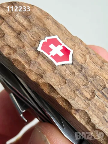 Victorinox Evolution 17 walnut, снимка 8 - Ножове - 56376008
