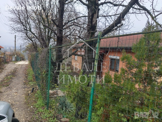 Семейна къща в гр. Русе, местност Мерата (срещу МЕТРО ), снимка 3 - Къщи - 53120683