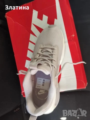 Чисто нови дамски маратонки Nike Air , снимка 4 - Маратонки - 50984908