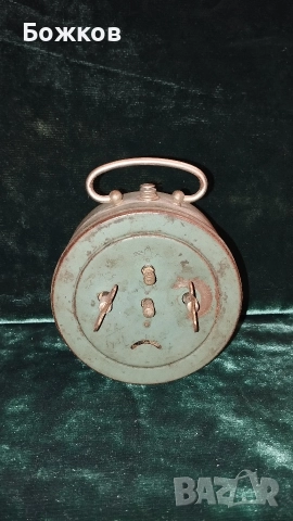 Стар часовник механичен, снимка 4 - Антикварни и старинни предмети - 52638575