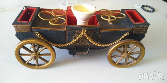 Старинен музикален файтон за алкохолна напитка