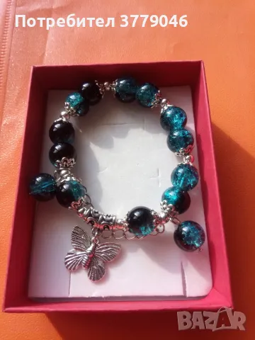 Гривна от мъниста с пеперуда, снимка 4 - Гривни - 48021790