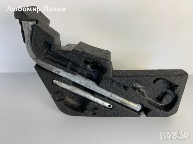 Оригинален ключ джанти и фиксатор за лесно центриране VW Touareg Audi Q7 Porsche Cayenne 7L0012113