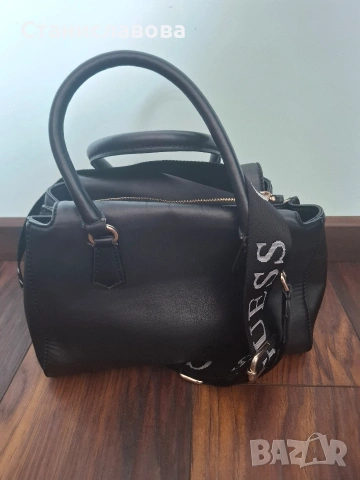 Оригинална дамска чанта Guess, снимка 2 - Чанти - 53860843