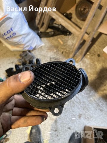 Дебитомер 96 500 107 89 PIERBURG за Мазда 3, Пежо, Ситроен. , снимка 3 - Части - 41846094