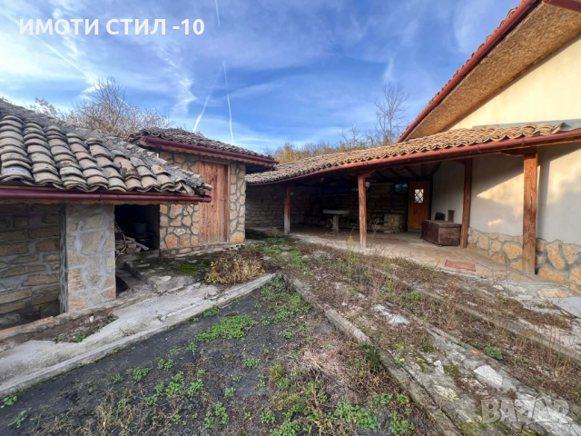 Две каменни къщи в един двор с басейн и параклис, снимка 8 - Къщи - 52690193