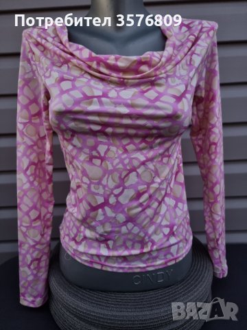 Дамска блуза с дълъг ръкав с розова щампа - модел 32