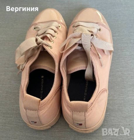 Кецове Tommy Hilfiger номер 40 , снимка 3 - Кецове - 52529697