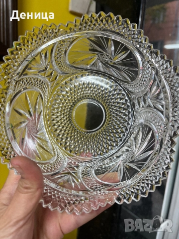 Кристална купа⚜️ Блясък, къдрав ръб и богата и сложна гравюра Размер-18/8 см Цена-35 лв/17.90€, снимка 9 - Кутии за храна - 52598751