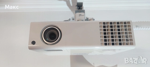 Продавам мултимедиен проектор Acer H6510DB Full HD DLP