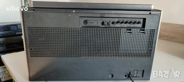 Радио Grundig Satellit 3000#1, снимка 7 - Радиокасетофони, транзистори - 53628912