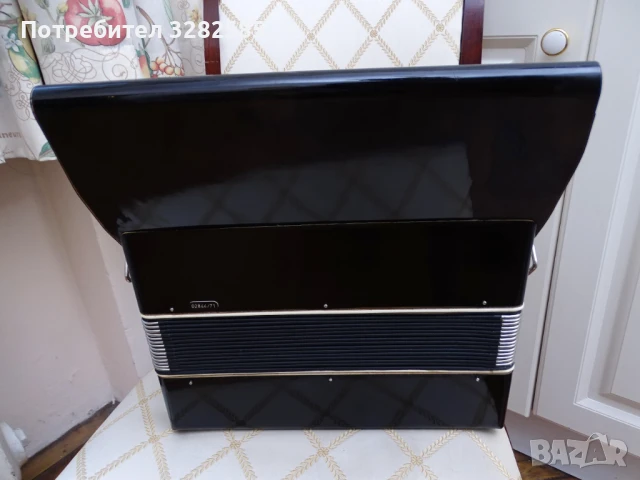 Акордеон Велтмайстер 12 баса, снимка 10 - Акордеони - 51255970