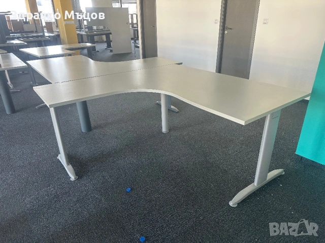 Офис оборудване-бюра 60бр.