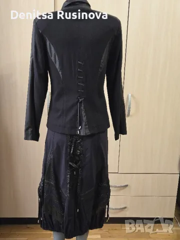 Дамски спортно-елегантен костюм TUZZI 40, снимка 2 - Костюми - 48546101