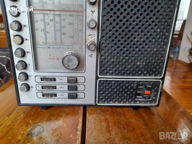 Старо радио,радиоприемник Meridian 211,Меридиан, снимка 3 - Антикварни и старинни предмети - 44243841