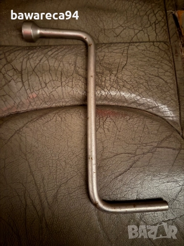 Оригинален ключ 17 за гуми за BMW