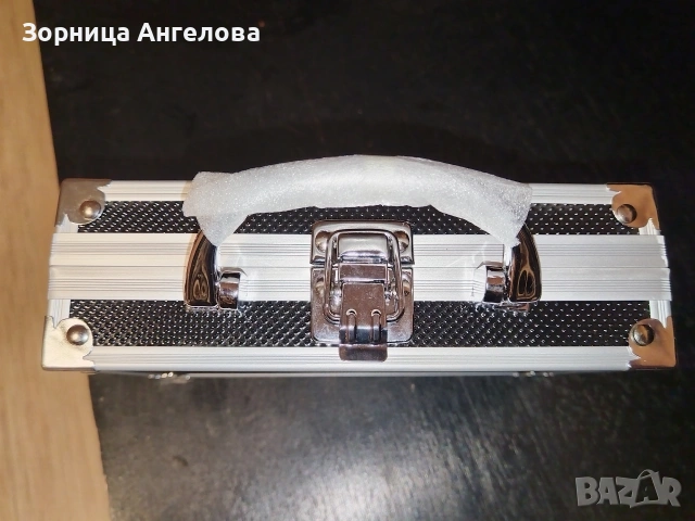 Чисто ново мини алуминиево куфарче за съхранение и пренасяне на бижута. Размер 18/11/6 см
, снимка 3 - Куфари - 53568914