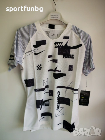 Дамска тениска Nike Dry History Month