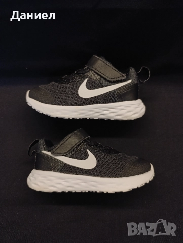 Бебешки маратонки Nike.