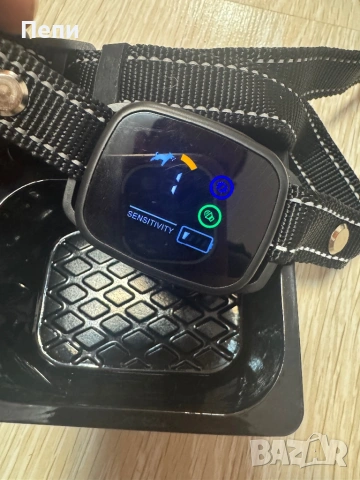 Интелигентна антилай нашийник за кучета – сензорен дисплей и регулируема чувствителност 