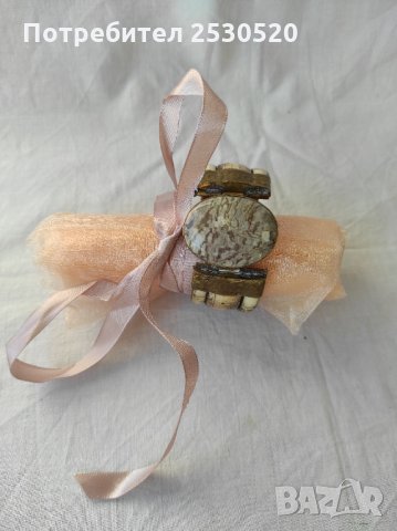 Гривна от кост и ахат