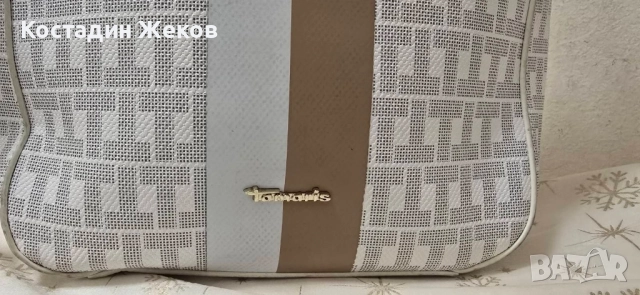 Нова. Дамска оригинална чантичка за през рамо. Tamaris , снимка 3 - Чанти - 52501291