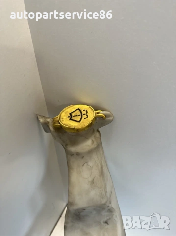 Резервоар за чистачка на предно стъкло за Jeep Grand Cherokee 3.0 Crd (2012) 57010719, снимка 2 - Части - 53521402