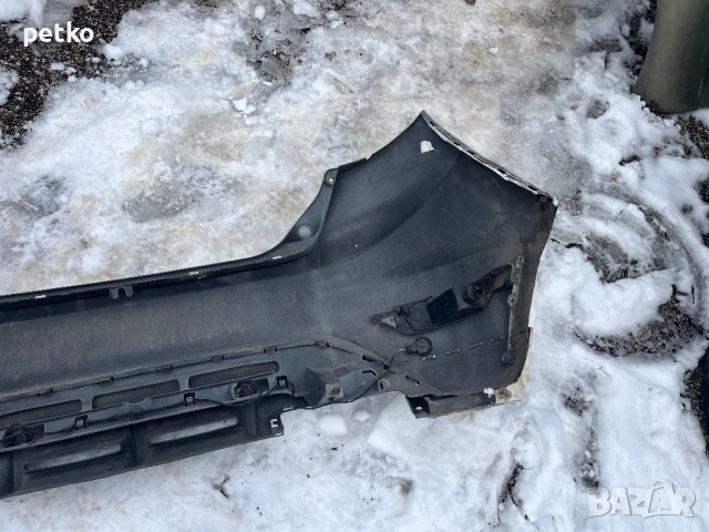 Задна броня за фиеста 2010, снимка 3 - Аксесоари и консумативи - 52918166