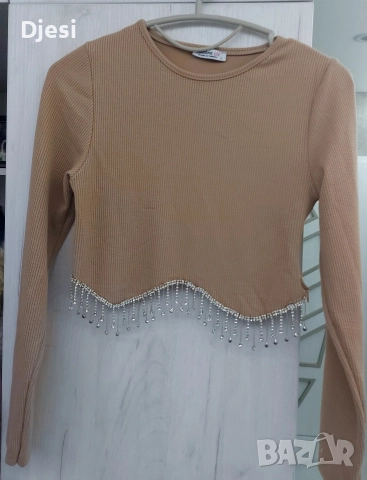 Къса блуза с камъчета, снимка 2 - Блузи с дълъг ръкав и пуловери - 52847792