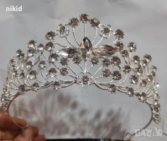Висока сребриста корона тиара диадема с камъчета дамска детска