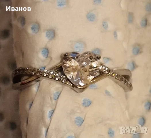 Дамски сребърен пръстен с бял Сапфир, снимка 1