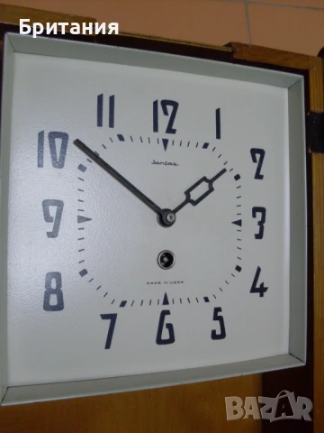 Стар стенен съветски часовник с махало