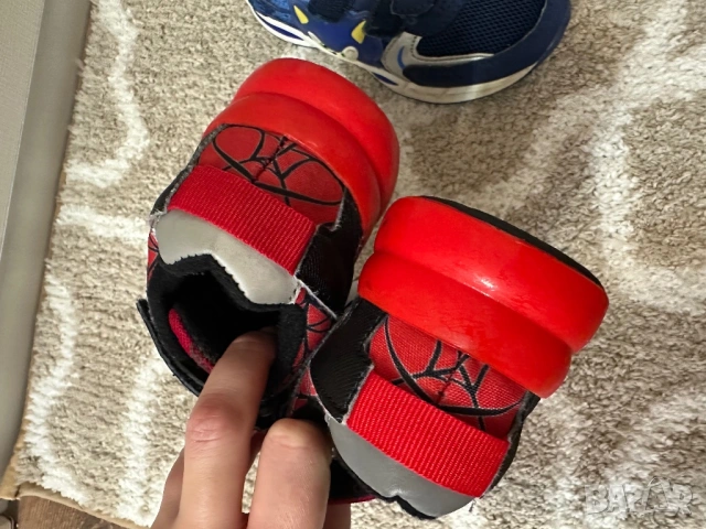 Светещи обувки за момче 27 номер, снимка 3 - Детски обувки - 53557347