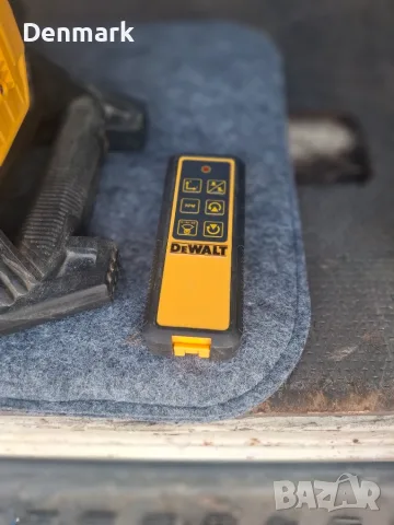 Ротационен лазерен нивелир DeWALT DCE79G, снимка 6 - Измервателни инструменти - 55970203