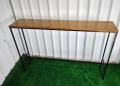 метална бар маса с дървен плот в наличност , снимка 2