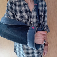 Ортеза за обездвижване на рамото и ръката , снимка 1 - Шини - 44803154