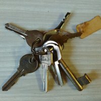 Стари ключове на връзка №3 ,7 броя, снимка 3 - Антикварни и старинни предмети - 34305504