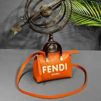 Мини чанта Fendi, снимка 10 - Чанти - 41321770