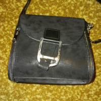 Дамска малка черна чанта, снимка 3 - Чанти - 44737431
