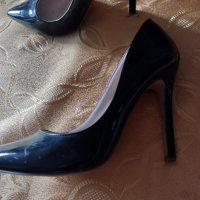 Черни лачени дамски обувки , снимка 4 - Дамски елегантни обувки - 42539551