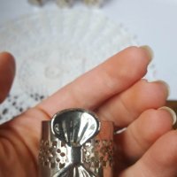 Красиви посребрени пръстени за салфетки от Англия , снимка 8 - Антикварни и старинни предмети - 39283945