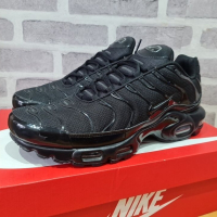 Nike TN AirMax Triple Black / Oригинална Кутия, снимка 2 - Спортни обувки - 44667469