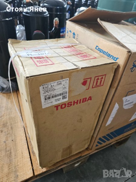Хладилен компресор Toshiba S-DA421A3FB-23M , снимка 1