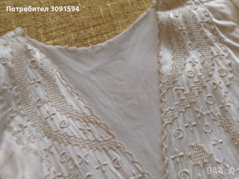 19 век Дамска нощница бродирана  бял копринен сътен, снимка 1