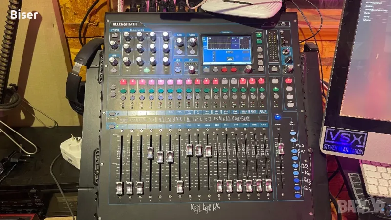 Цифров миксер Allen & Heath QU16, снимка 1
